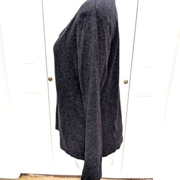 NWOT Karen Scott Long Sleeve V-Neck Top w/ Silver Sequin Accent - Picture 3 of 5